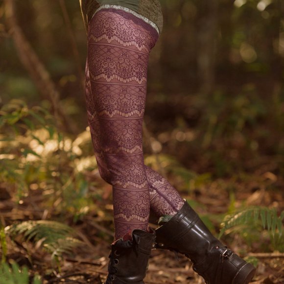 Brand New Super Sexy Maroon Fishnet Lace Footless Tights for Women! Never worn - Picture 1 of 1